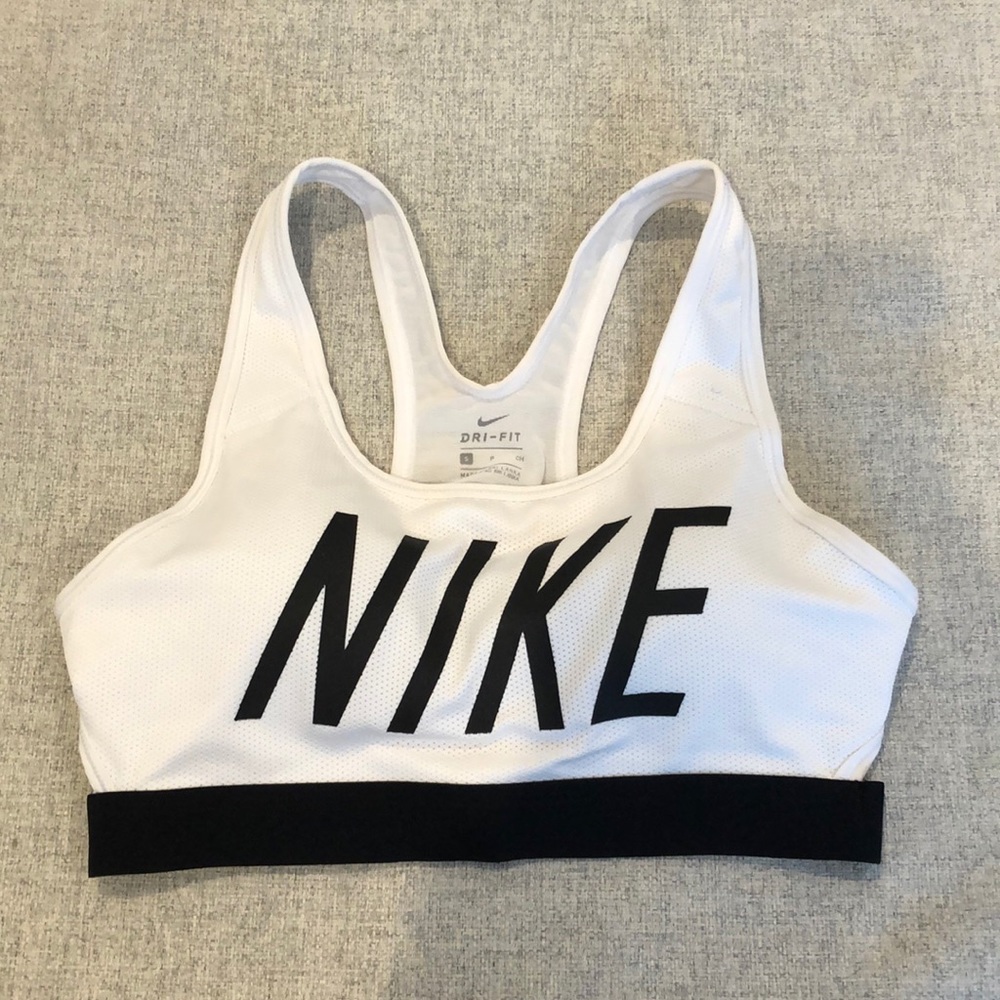 White Nike sports bra Small with cute back!